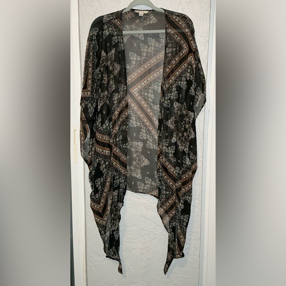 American Eagle Outfitters Tops - American Eagle Outfitters Women's Wrap Shawl